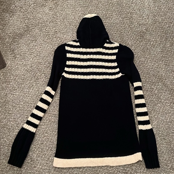 Tory Burch sweater too. Xs - Picture 6 of 13